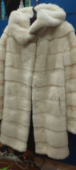 Продам 2 норковые шубы