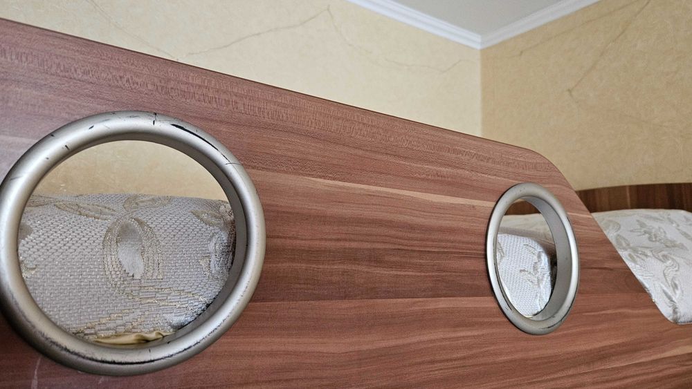 Двухэтажная кровать