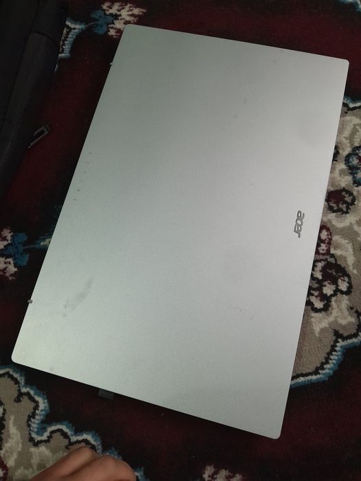 Noutbook  Acer care3