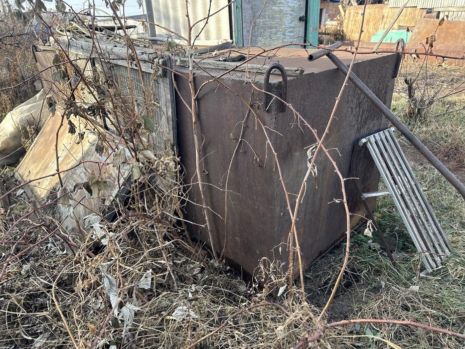 Продам емкость , три куба .