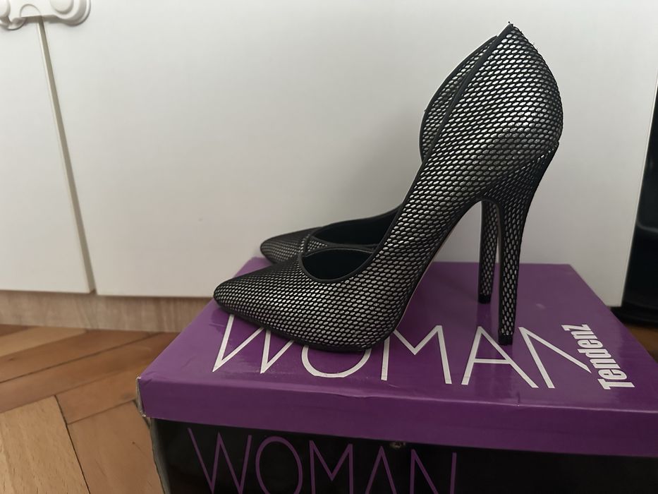 Обувки Reserved 38