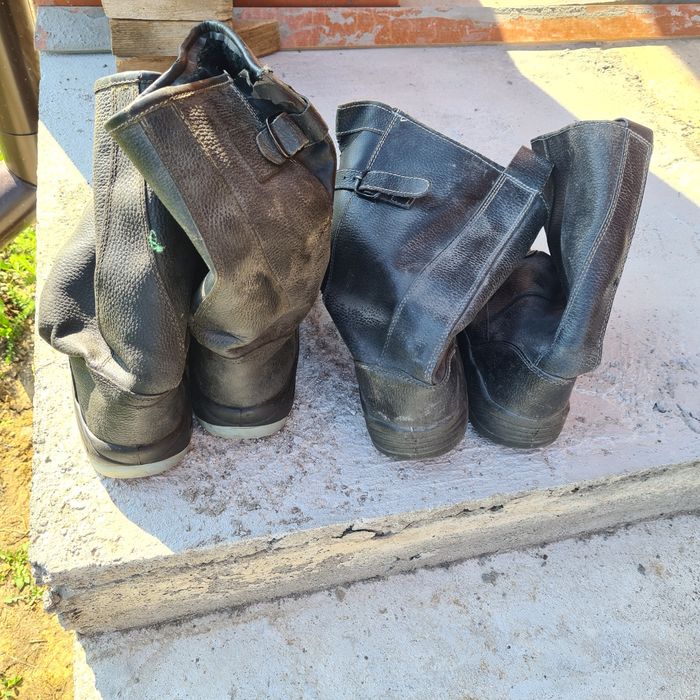 Продажа спецобуви.