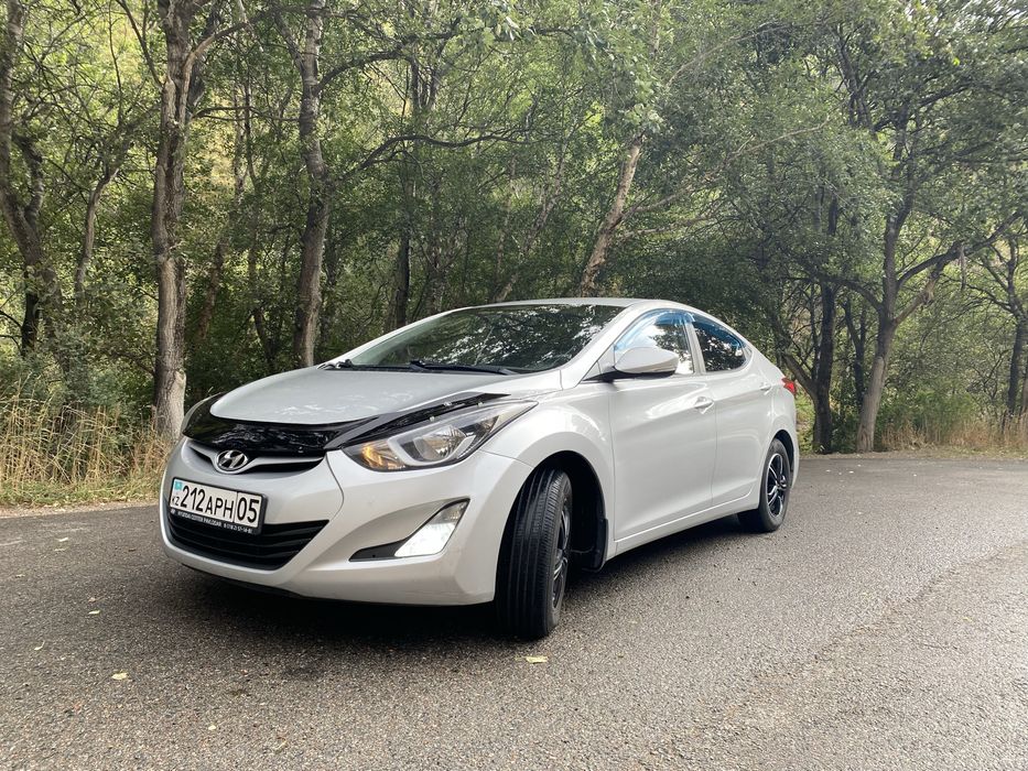 Автомобиль хендай Элантра