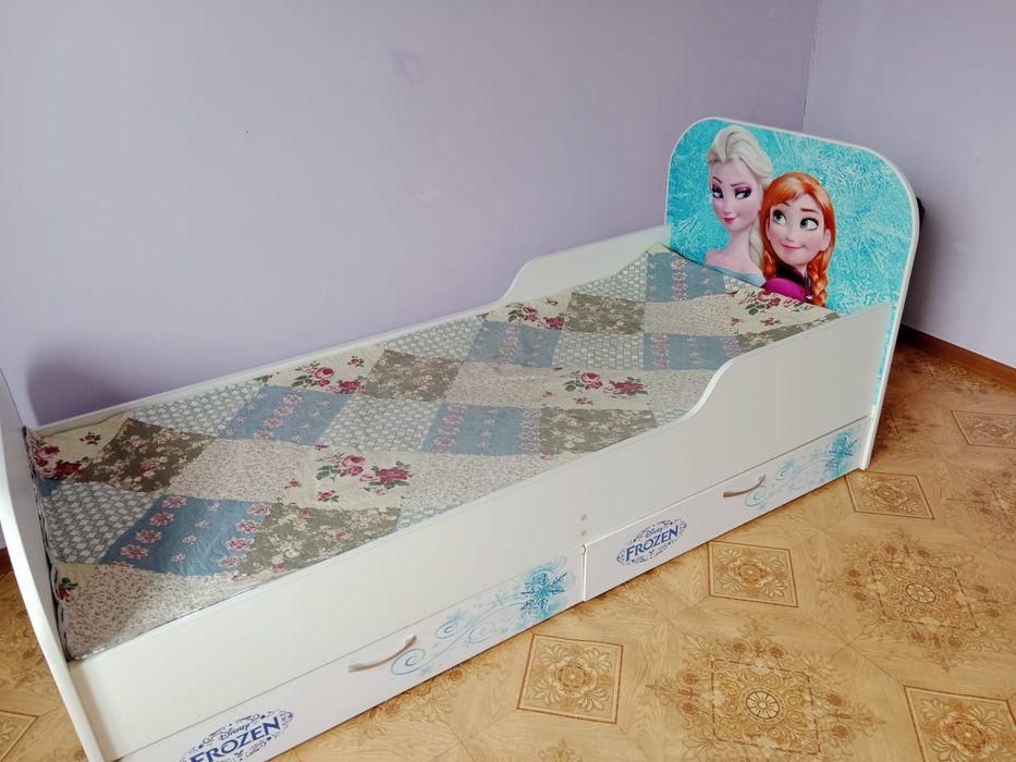 Детский кровать очень красивый