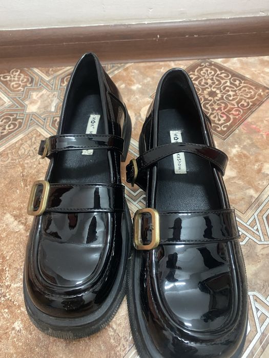 Продам ботинки лаковые