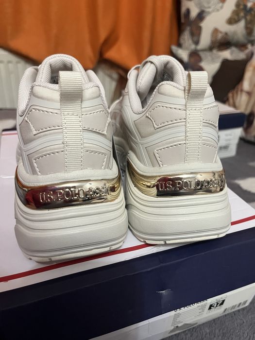 Adidasi de dama superbi noi