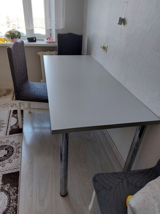 Продам кухонный стол