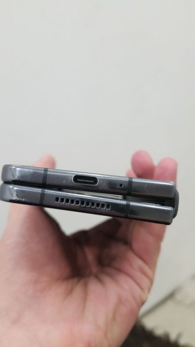 Samsung  galaxy fold 4
Xotira: 12/512
Xolati: 10/9 korpusda bita 2 ta