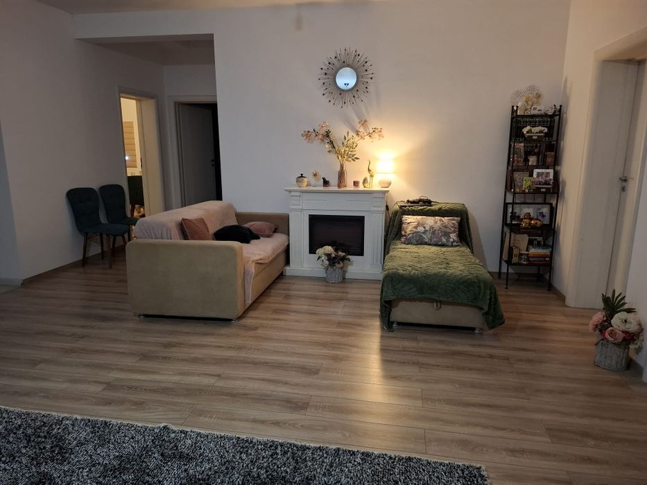 Casa  parter de închiriat Buftea - Crevedia, 4 camere , curte 430 mp.