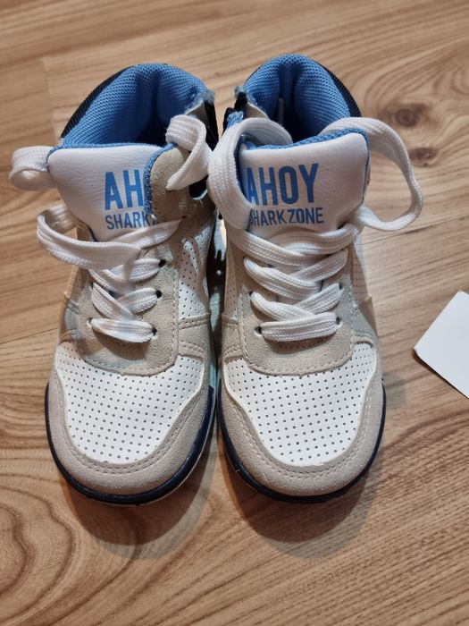 Продавам детски обувки