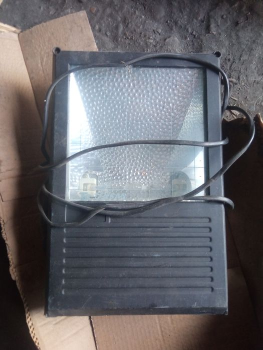 Прожектор галогенный Teksan