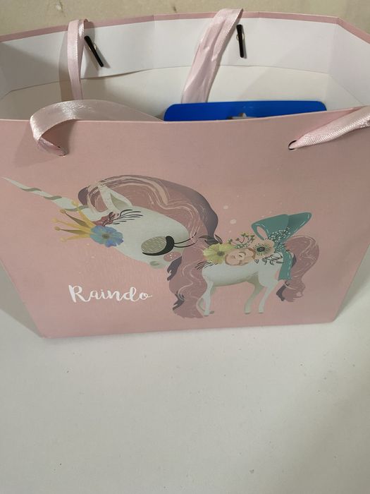 Недорого. Подарочный  бокс  продам .
