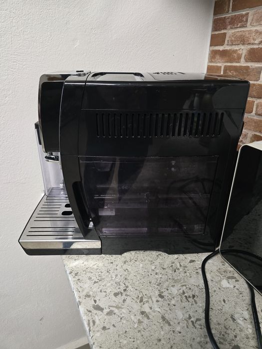 Delonghi Dinamica  aparat cafea, expresor Made in Italia