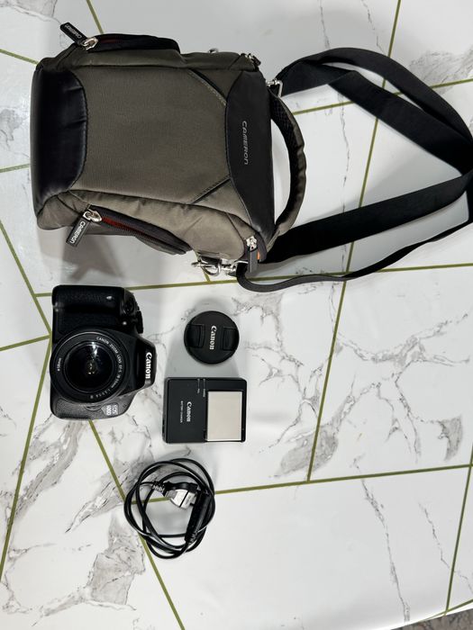 Зеркальный фотоаппарат Canon EOS 600D