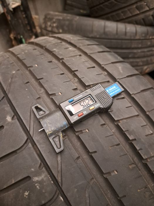 O anvelopa desperecheata 275/40 R19 de vara