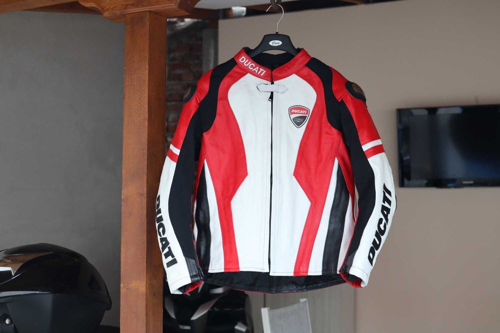 Яке от естествена кожа, DUCATI CORSE, размер М, (екипировка за мотор)