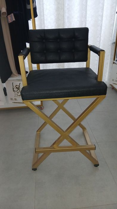 Барные кресло сотилади