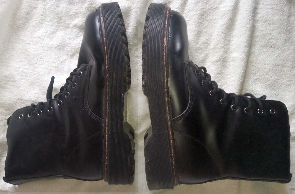 Боти тип dr.Martens. размер 39