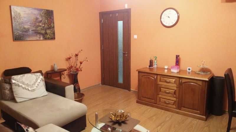 Дава се под наем Тристаен апартамент в Бургас, Лазур - 91 кв.м за 320 € - Снимка #2