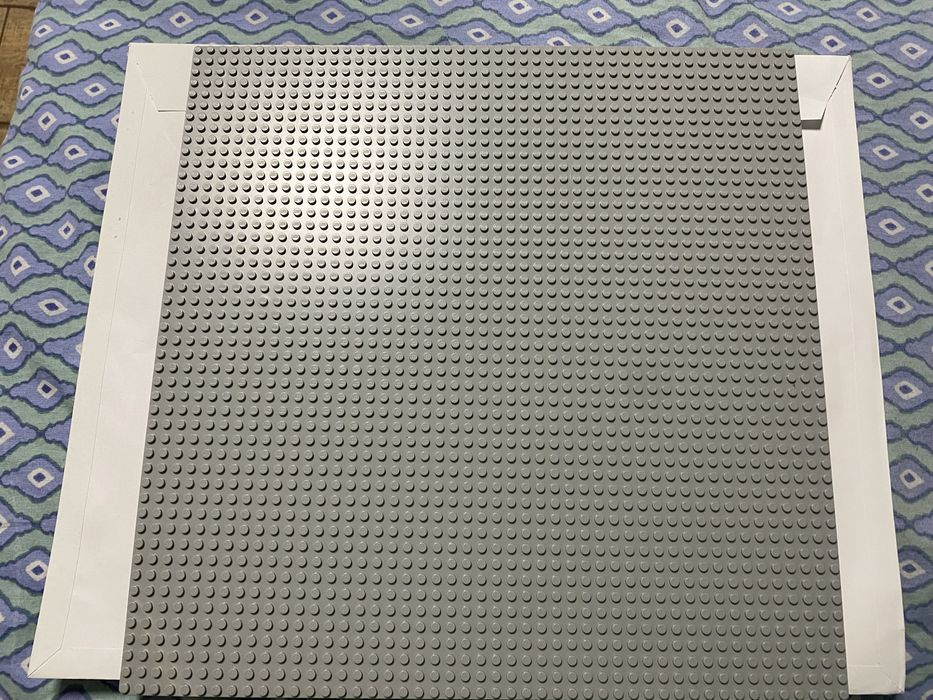 Set jucarii LEGO 11024 placa de baza gri 38cm si piese constructie 4+