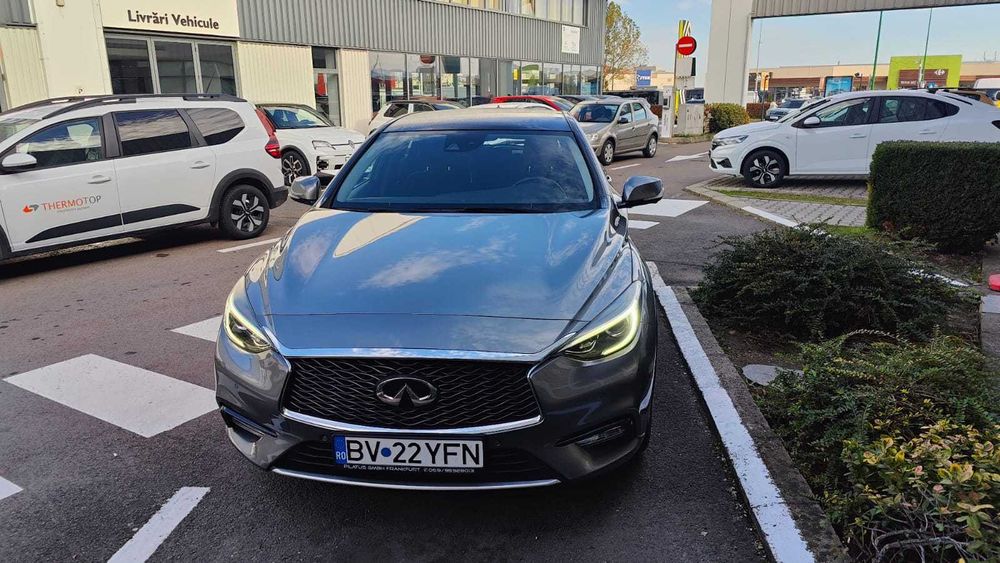 Masina Infiniti Q30, 63000 km, GLA