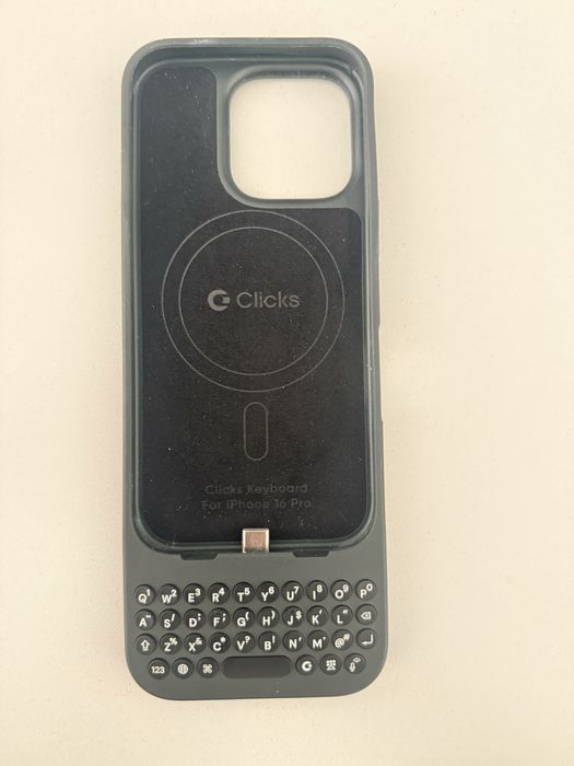 Carcasa Clicks Keyboard Onyx iPhone 16 Pro