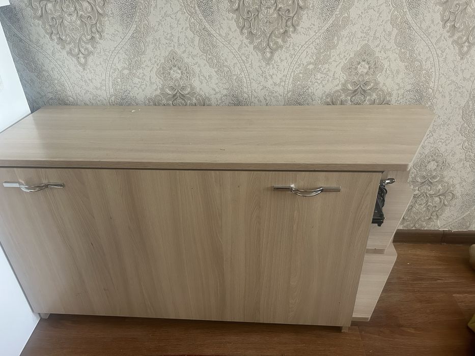 Продам шкафчик обувницу