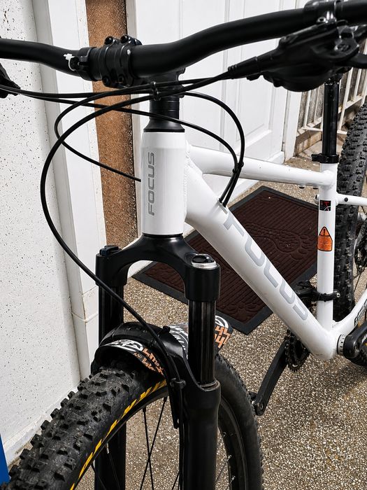 Focus Whistler 3.8  (NU! Canyon,specialized,propain,dirtjumper,pivot)
Shimano HB-TX505, QR, 5x100 mm

Rear hub
Shimano TX500, QR, 5x135 mm
