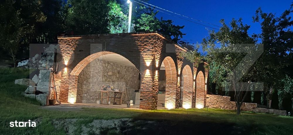 Casa superba cu etaj zona retrasa