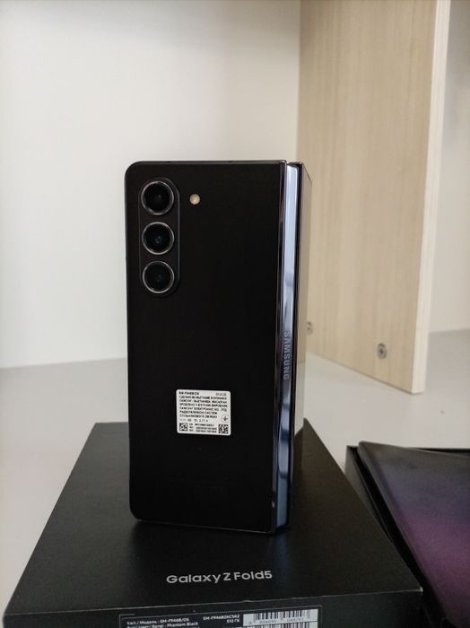Самсунг Galaxy Z Fold5