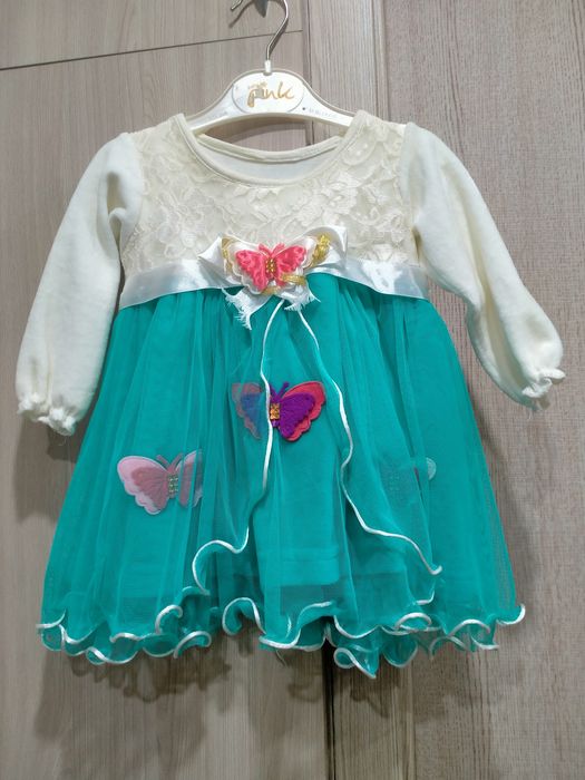 Платье для девочки праздничное.