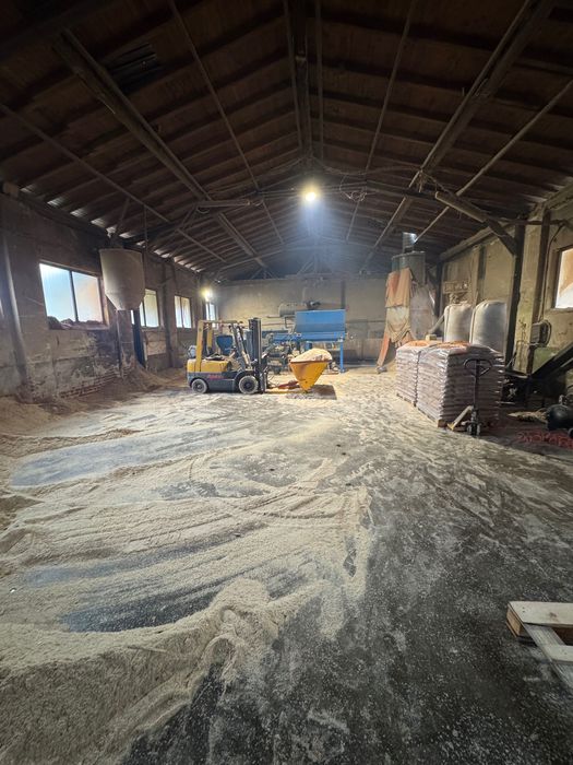 Продава се Промишлена сграда в Пазарджик, Идеален център - 2200 кв.м за 109 €/кв.м - Снимка #2