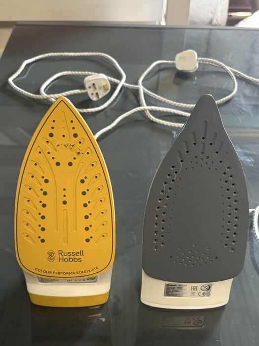 2 парни ютии Russell Hobbs 2400W – Supreme Steam и Light & Easy