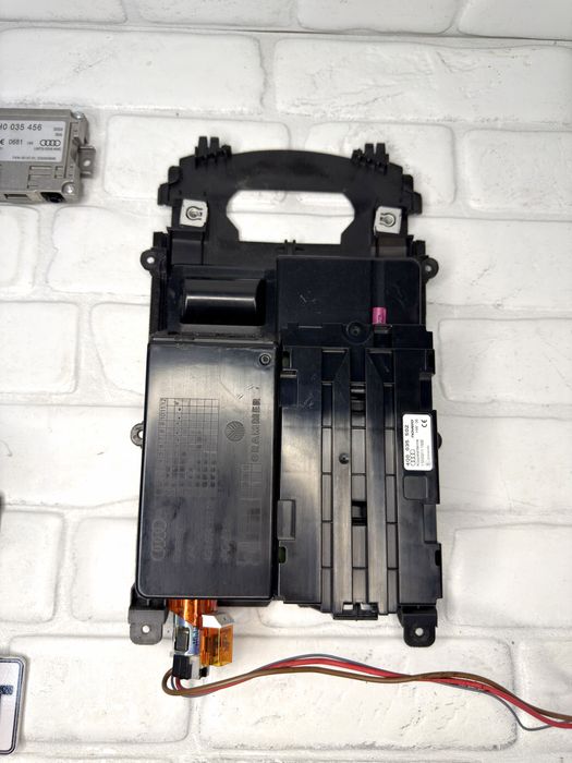 Комплект антена AUDI A6 A7 4G 4G0035502 8V0035507