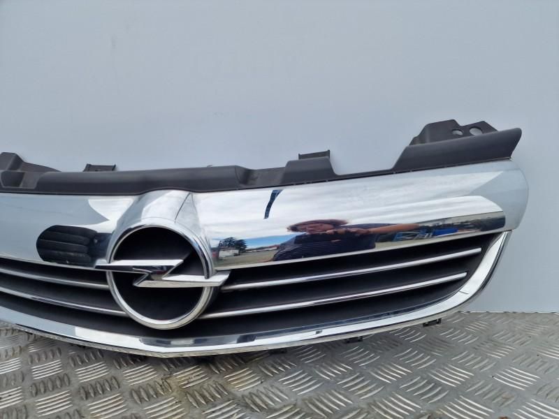 Grila radiator din bara fata Opel Zafira B Facelift