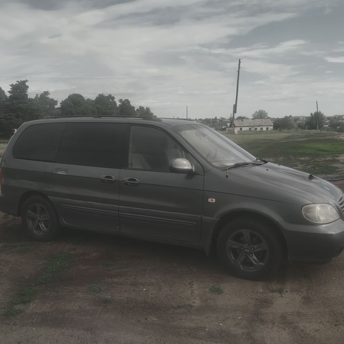KiA carnival  2002