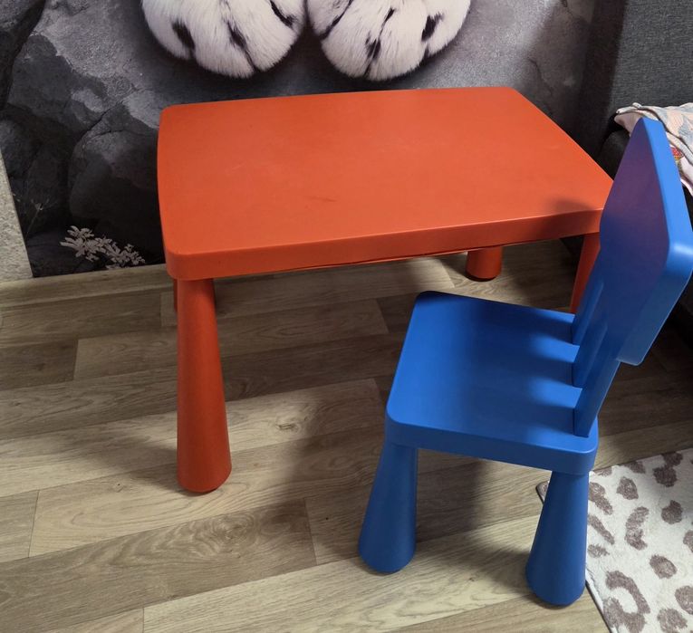 Продам детский стол