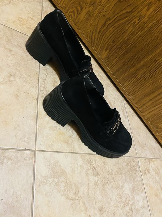 Обувки на лек ток