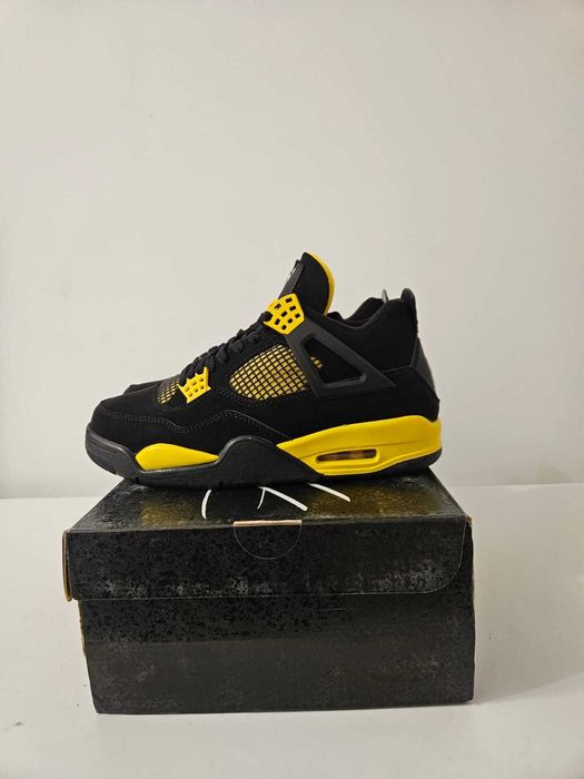 Air Jordan 4 Retro "Yellow Thunder"