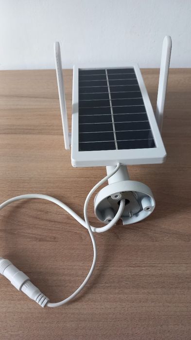 Camera Wi-fi cu panou solar si 2 baterii