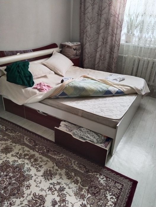 Спальный гарнитур