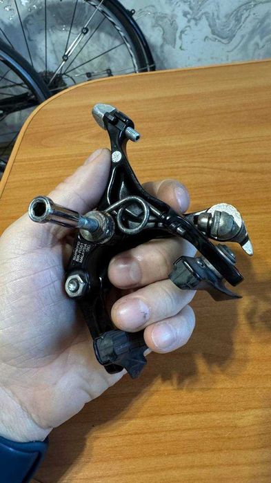 Тормоза клещевые Shimano BB-R561