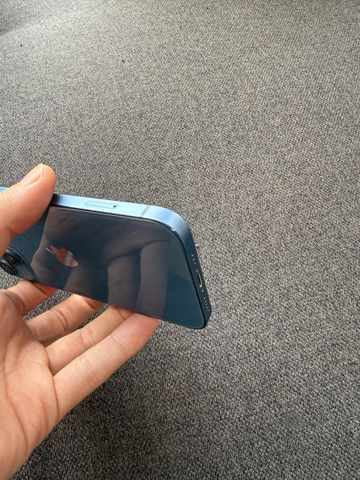 iPhone 13 син в отлично състояние