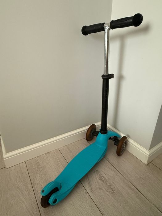 Trotineta Micro Mini2go Deluxe Blue