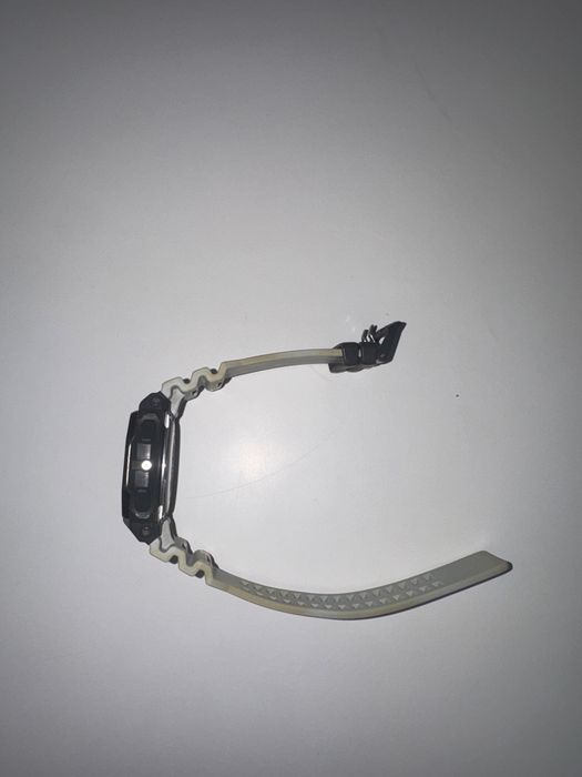 Casio g -shock Gbx-100