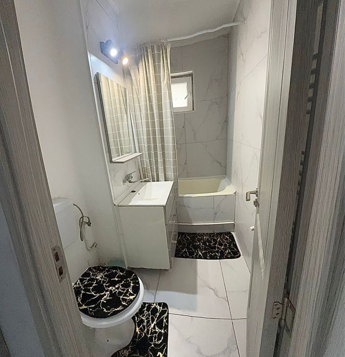 Vand apartament cu 3 camere decomandat