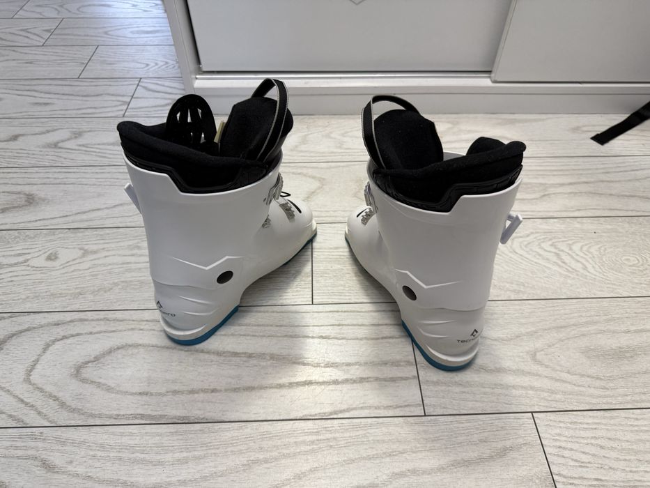 Clapari schi ski 36 23 23.5 cm ca noi 276mm tecnopro