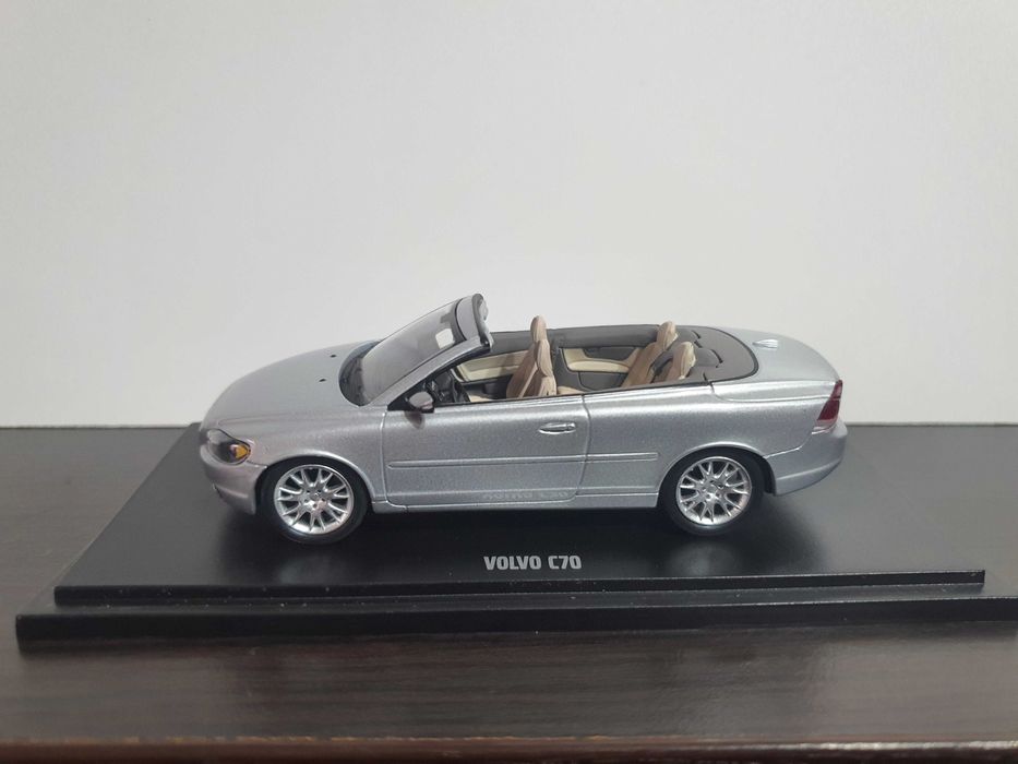 Умалени модели на Волво 1:43