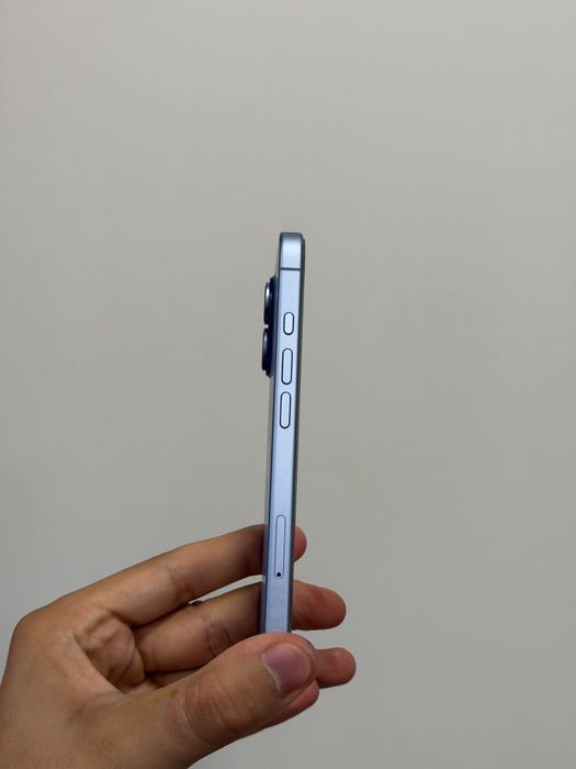 Отличен iPhone 17 - 100% battery