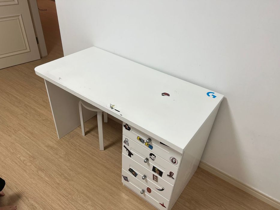 Продам стол рабочий, дорогая немецкая фурнитура, дерево тяжелое